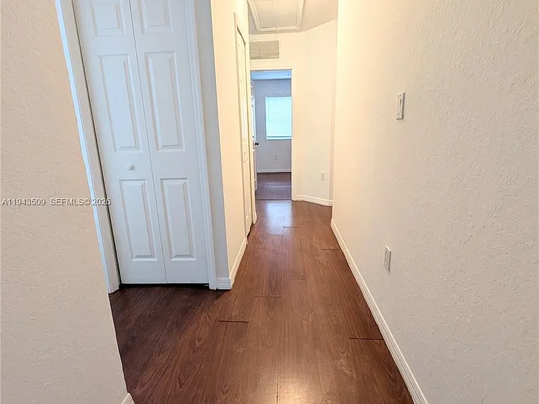 825 SW 6th Pl — Photo 31