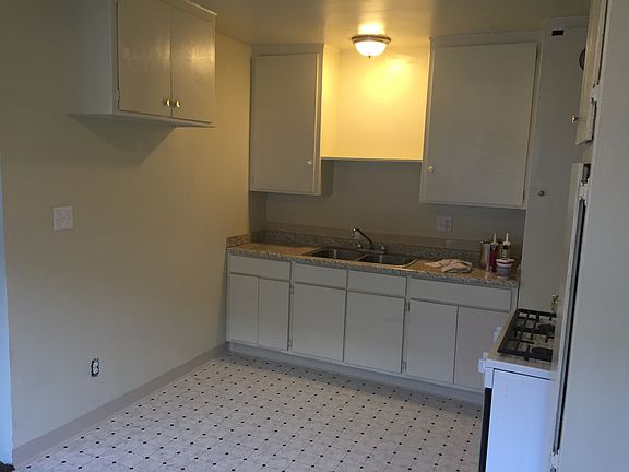 3rd image of 1332 W 225th St APT 12