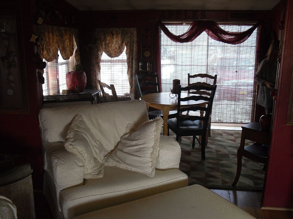 2nd image of 223 Little Canada Rd