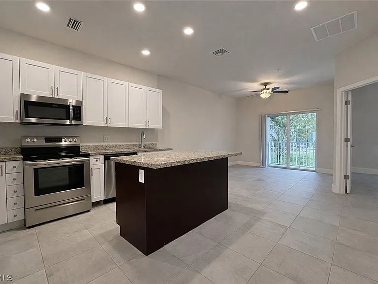 3303 SW 8th Pl #106 — Photo 6
