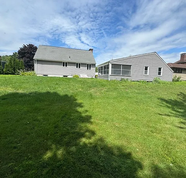 89 Florida Dr — Photo 18