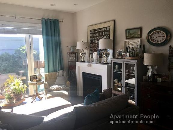 3rd image of 3508 N Sacramento Ave APT 3S