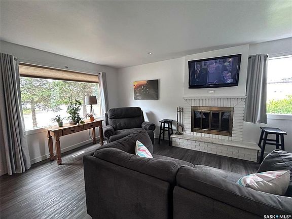 4th image of 1192 105th St