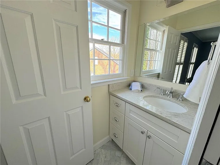 18 Dean Overlook NW — Photo 31