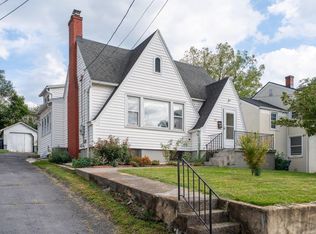 52 N Willow St, Harrisonburg, VA 22802