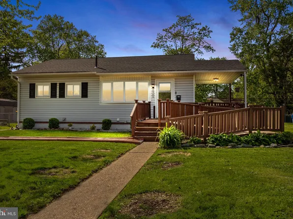 2905 Penn Valley Ave, Bristol, PA 19007