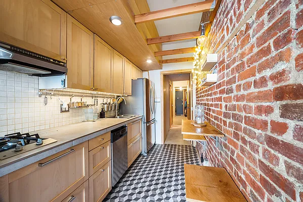 Rented by Compass | media 13