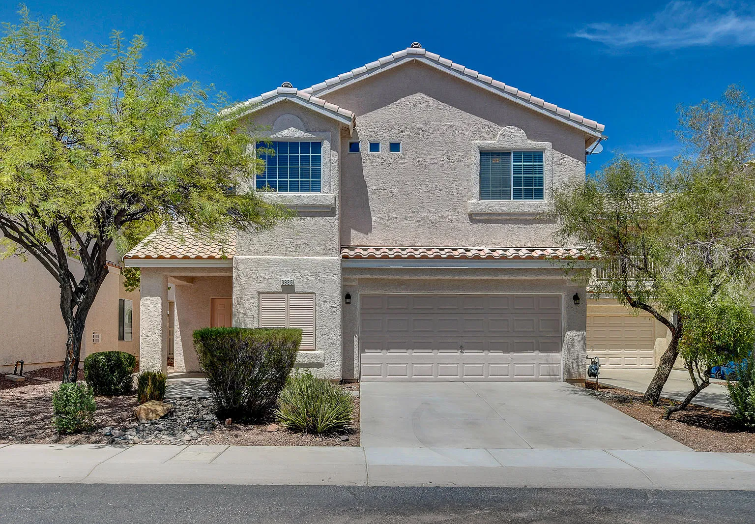 3 bed, 2.5 bath, 1796 sqft, $1,895 — Photo 1