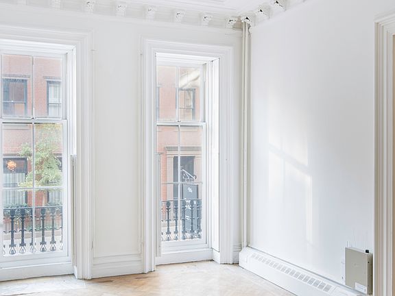 4th image of 294 W 4th St