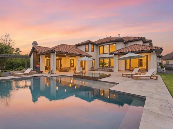 63 W Loftwood Cir, The Woodlands, TX 77382