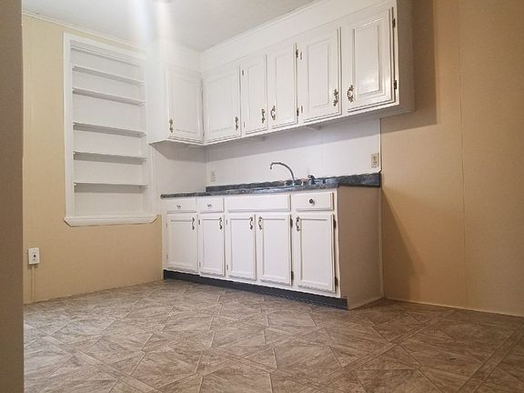 3rd image of 417 Carrollton Ave