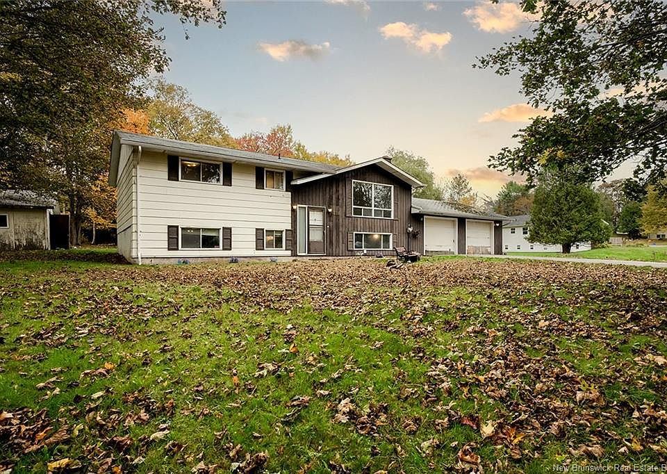1st image of 118 Myles Ave