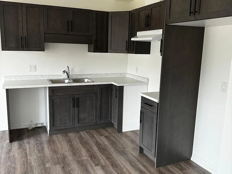 44 Samuel Ave — Photo 7