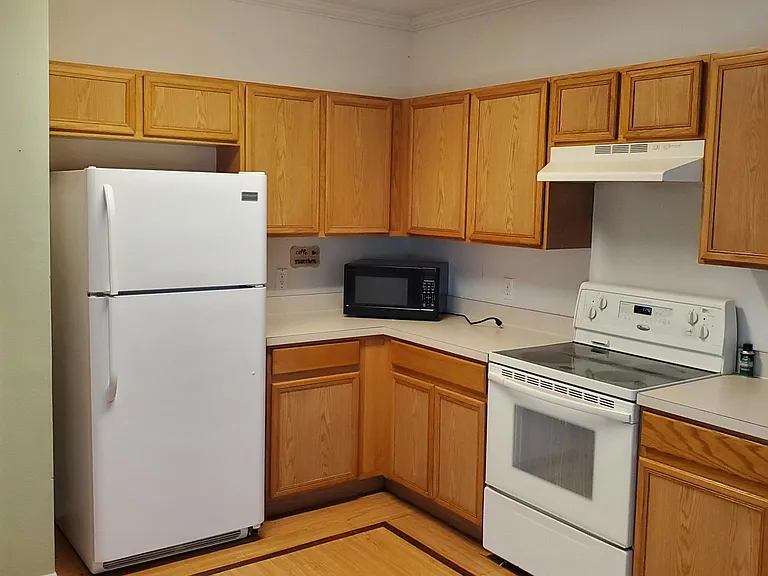 816 Mountbatten Ln — Photo 3