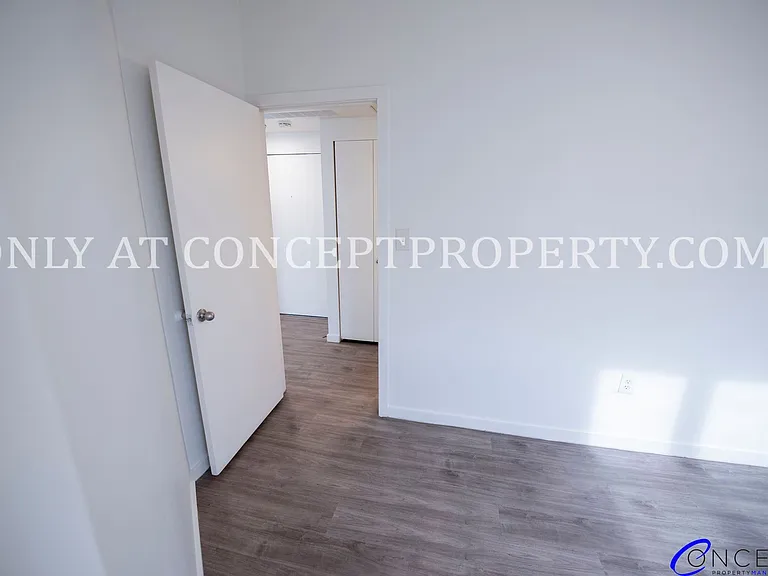 223 E 3rd Ave — Photo 78