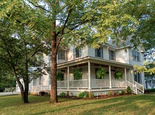 1520 S Pickwick Pl, Bloomington, IN 47401