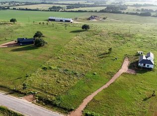 334 Vineyard View Trl, Carmine, TX 78932