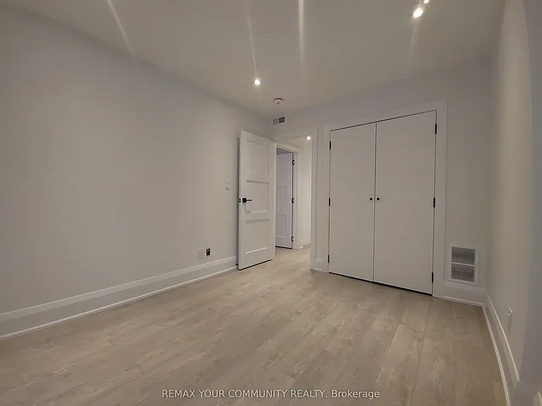 248 Gladstone Ave #BASEMENT — Photo 3