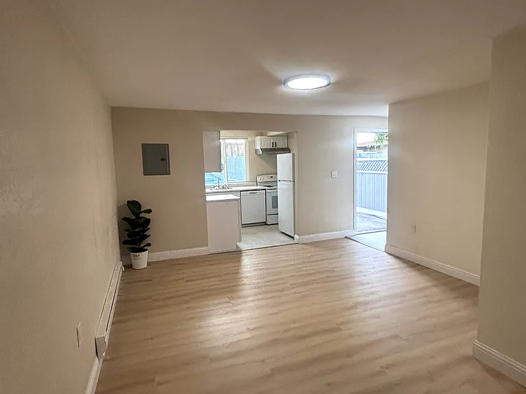 395 Umbarger Rd #6 — Photo 6