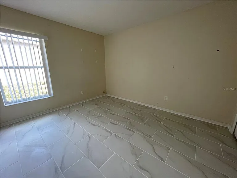 712 Brayton Ln — Photo 12