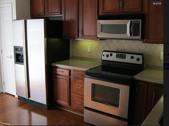 2nd image of 841 Parkland Pl