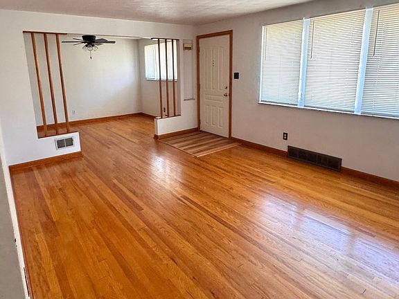 3rd image of 220 Howell St