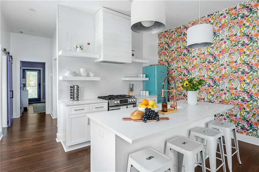 1 bed, 1.0 bath, 647 sqft, $2,300 — Photo 3