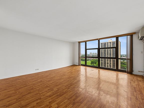 4th image of 2901 S Michigan Ave APT 1404