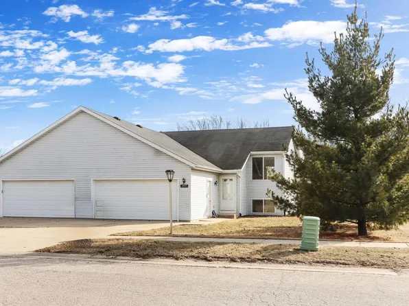 1047 West Court STREET, Elkhorn, WI 53121