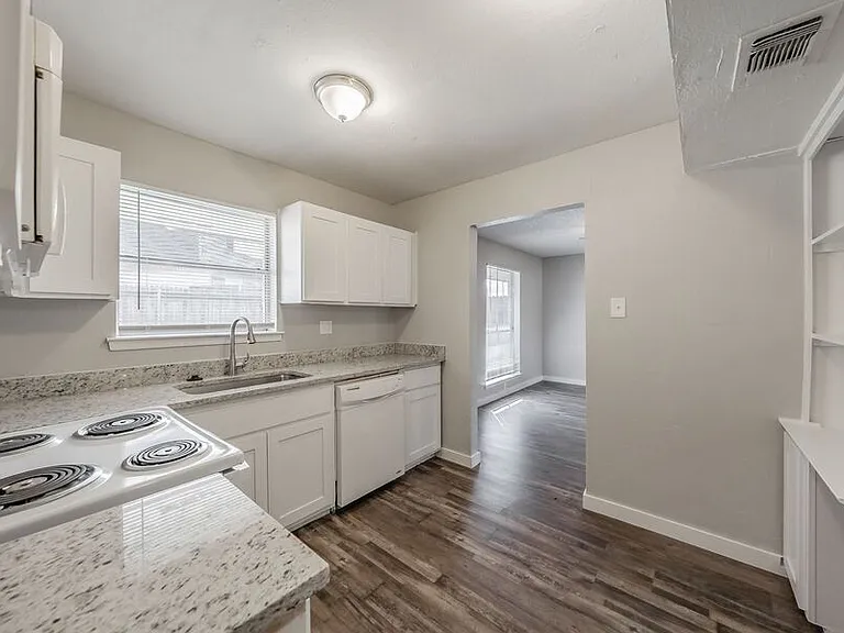 1774 Belshire Ct — Photo 9