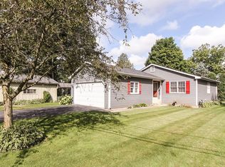 1204 Lincoln Ave, Fox River Grove, IL 60021