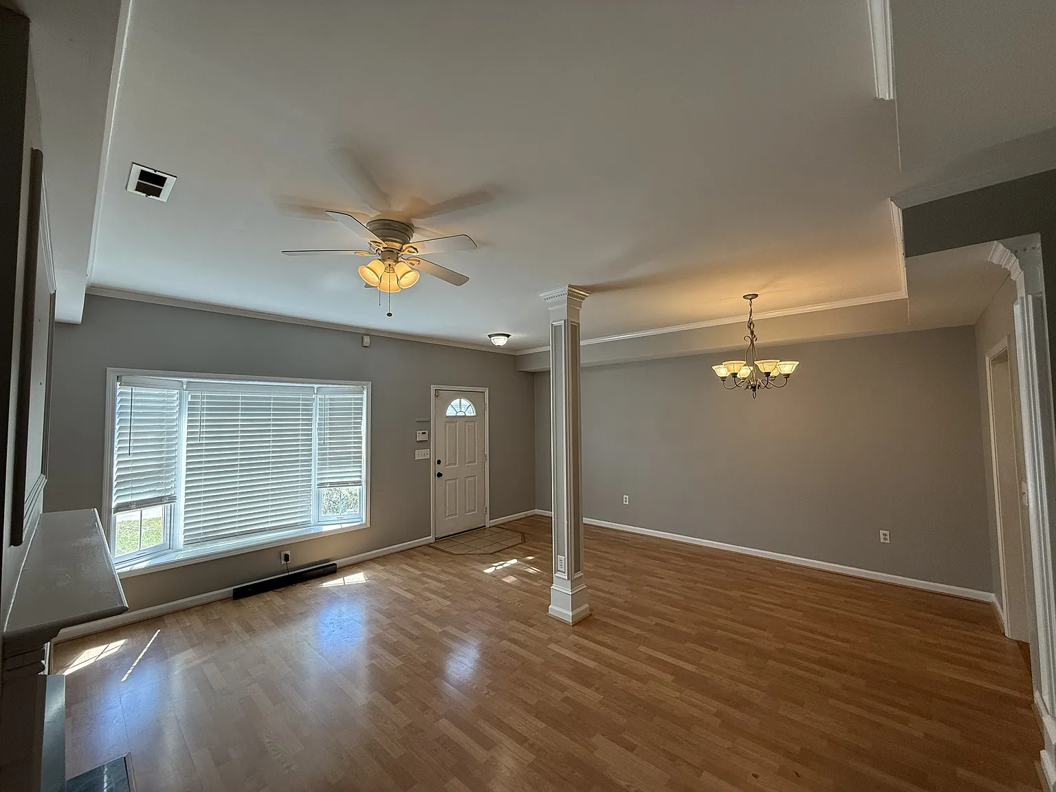 2 bed, 2.5 bath, 1274 sqft, $1,300 — Photo 4