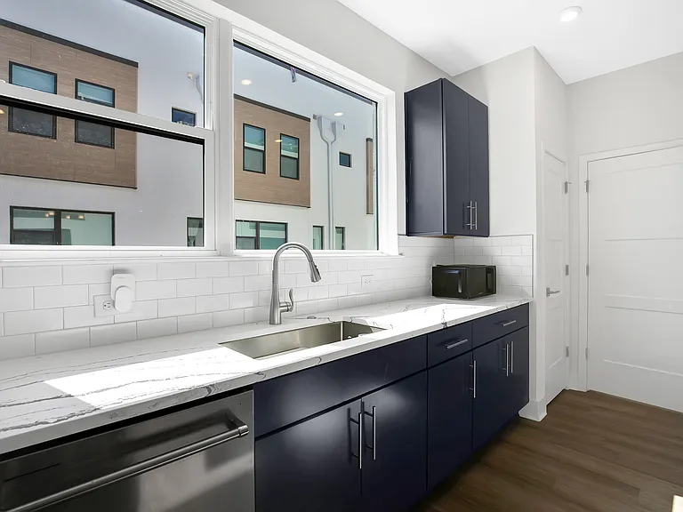2506 W Cleveland St #9 — Photo 9