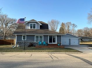 303 Kandiyohi Ave, Prinsburg, MN 56281