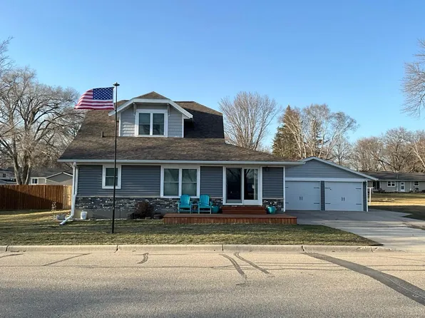 303 Kandiyohi Ave, Prinsburg, MN 56281