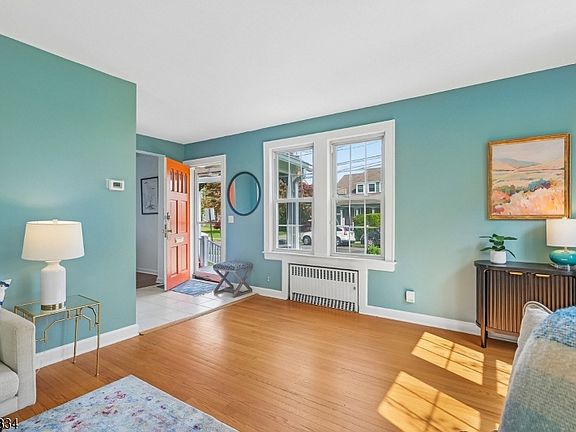 3rd image of 519 Prospect St