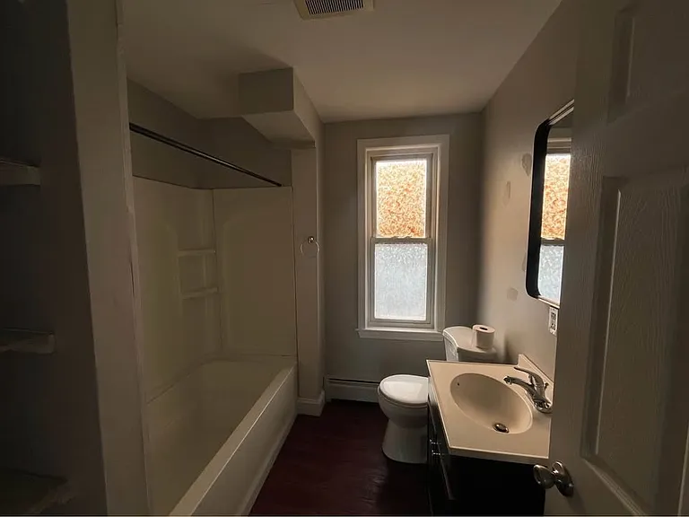 6 Dalton Pl #3 — Photo 9