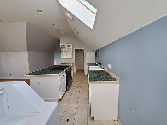 5th image of 1402 Guerrero St #A