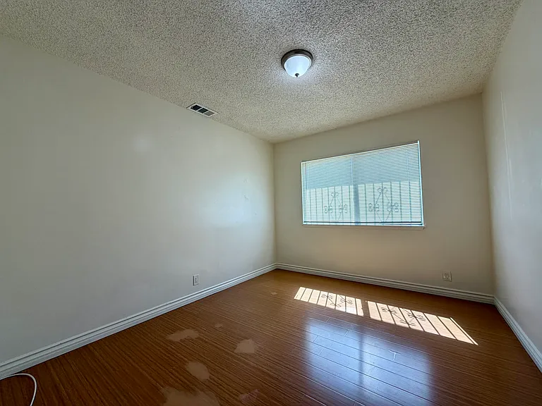 18014 Norwalk Blvd — Photo 7