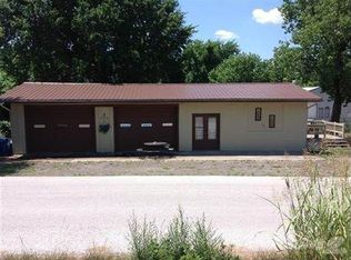 109 S Vine St, Stockton, MO 65785