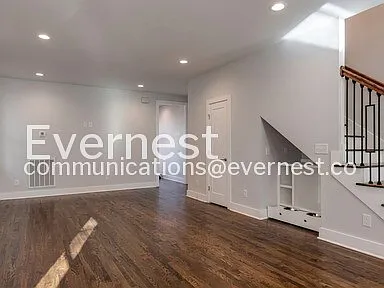 336 Queen Ave — Photo 7