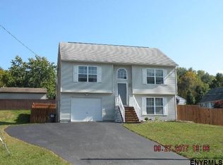 160 New Turnpike Rd, Troy, NY 12182