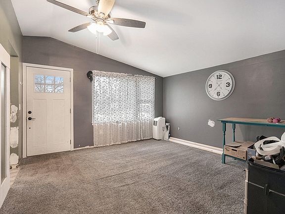 4th image of 8887 Vista Dr