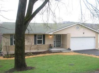 1846 Waybridge Ln, Fenton, MO 63026