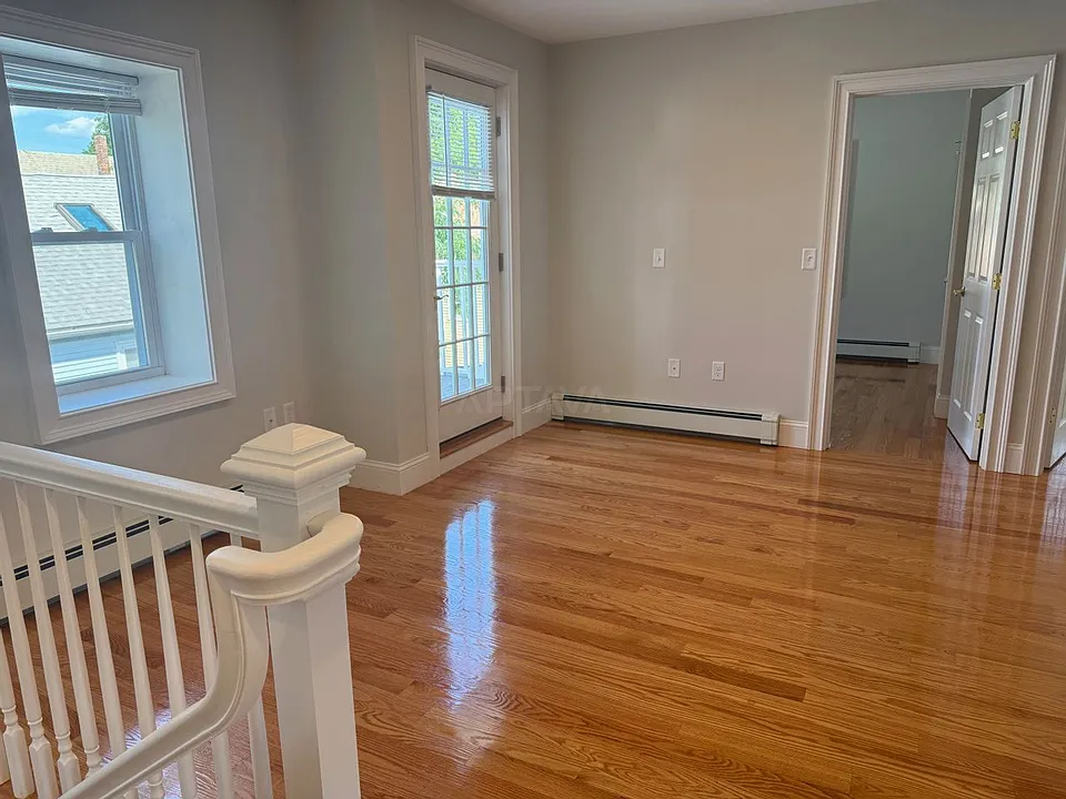 48 Waterhouse St #3