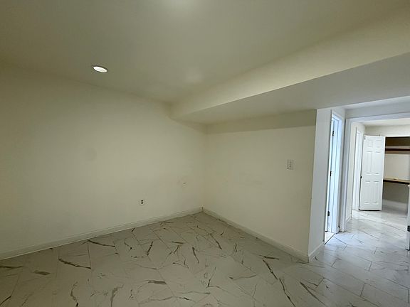 5th image of 8302 Felsted Ln