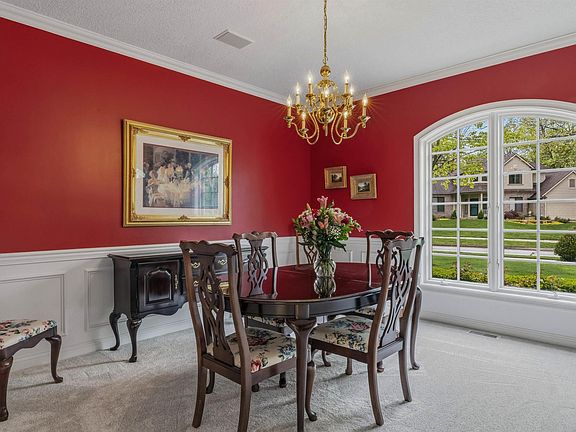 4th image of 8610 Oakcliff Ct