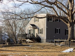 75 Lakeview Dr, Elizaville, NY 12523