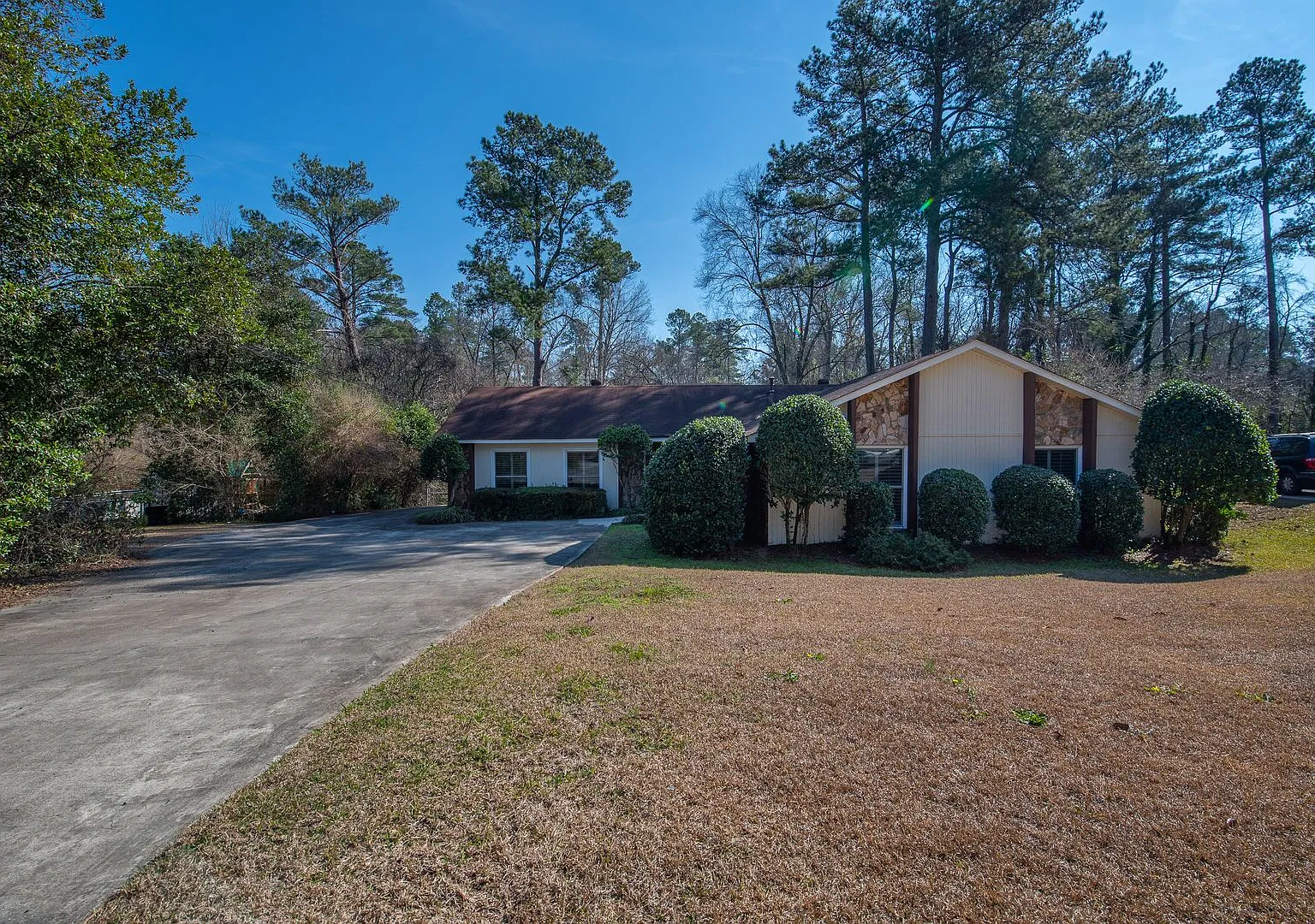 Stunning 3 Bed/2 Bath Family House for Rent located in National Hills, w/ Water, Trash, Lawn Care... — Photo 1