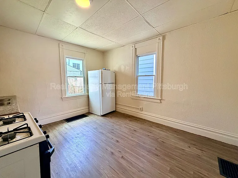 405 Main St — Photo 7